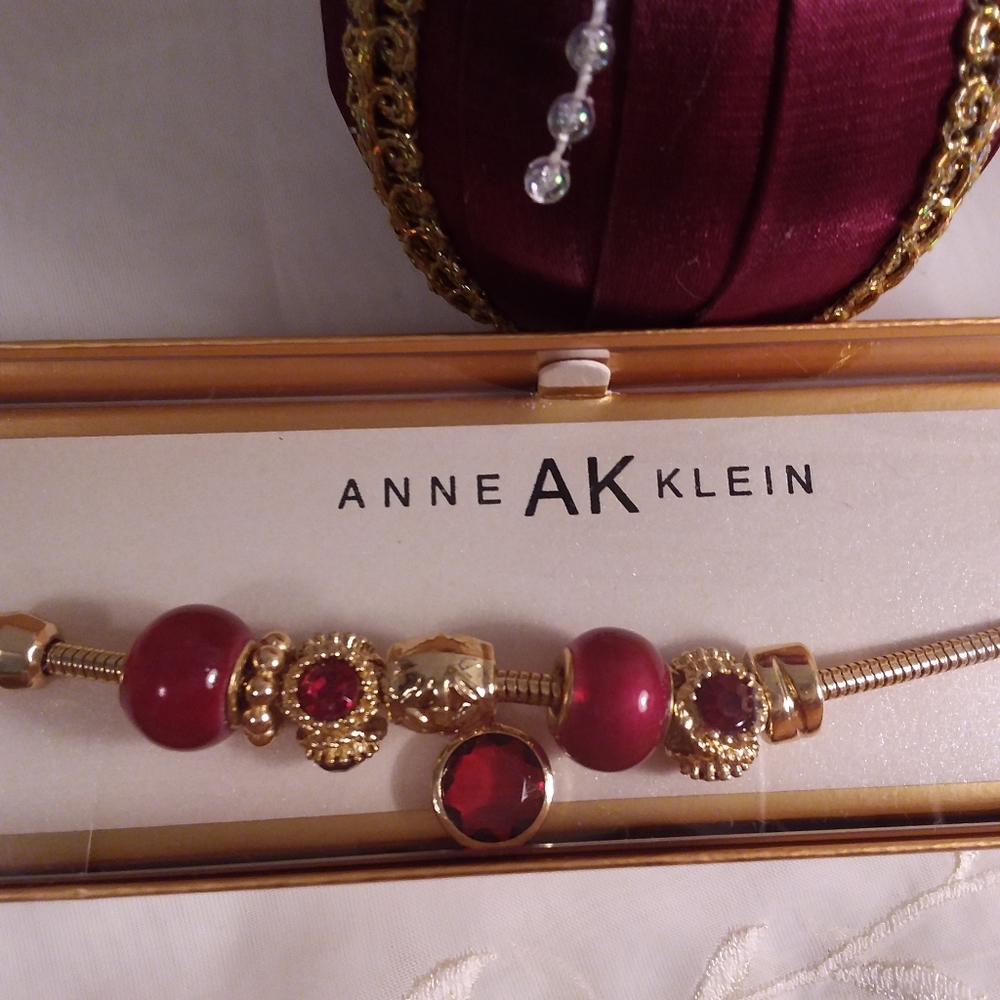 Bracelet Red Bead Gold Tone Anne Klein